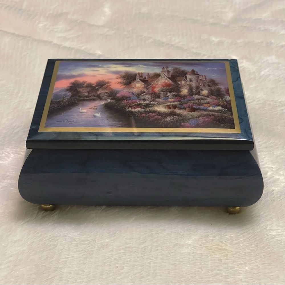 ERCOLANO Italian Jewelry musical box - Picture 7 of 14